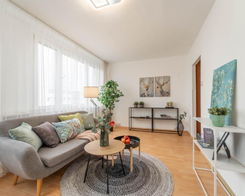 Propast mezi cenou inzerovanou a cenou realizovanou