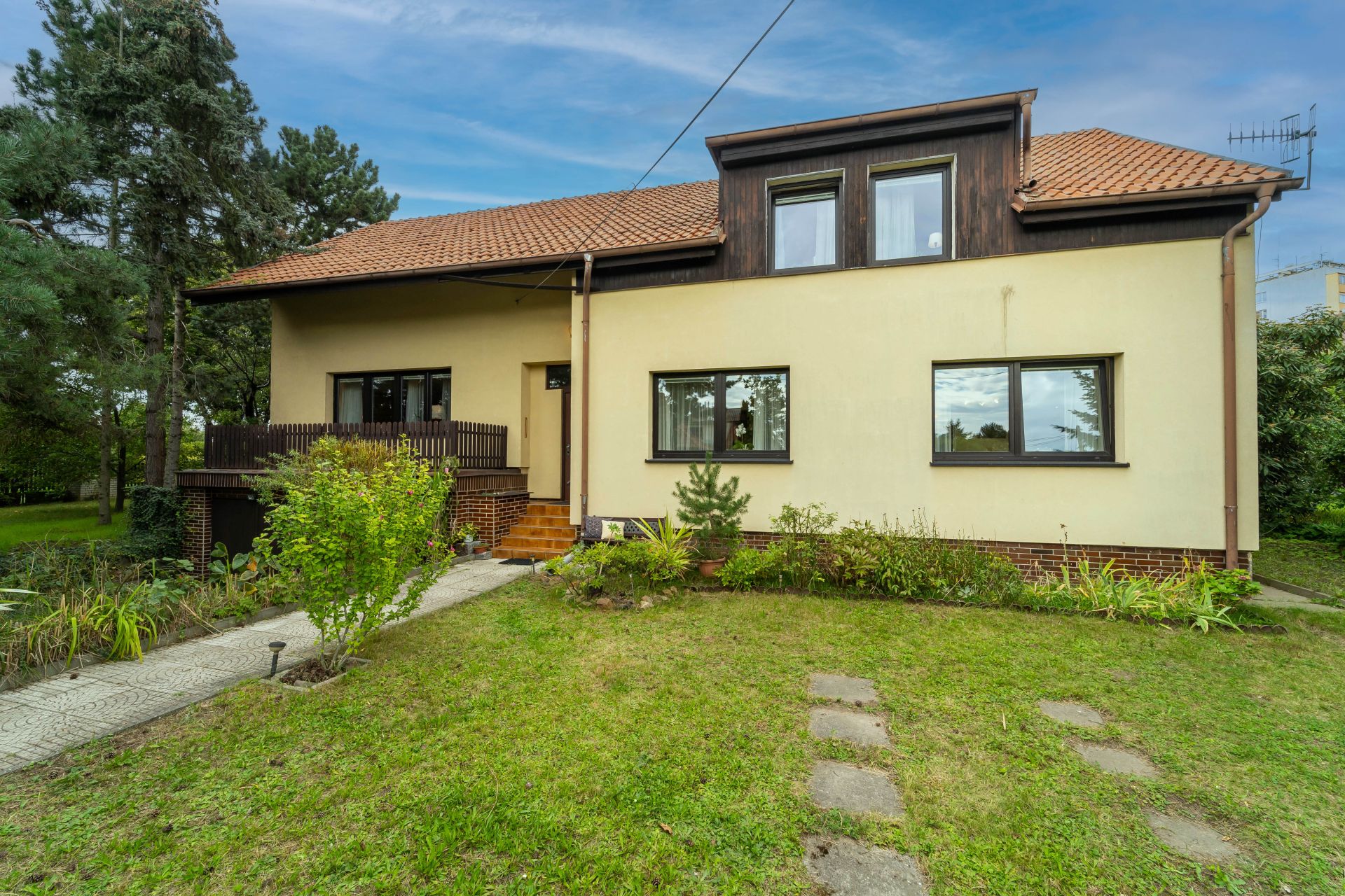 Prodej Vily 300 m2 v Horních Počernicích